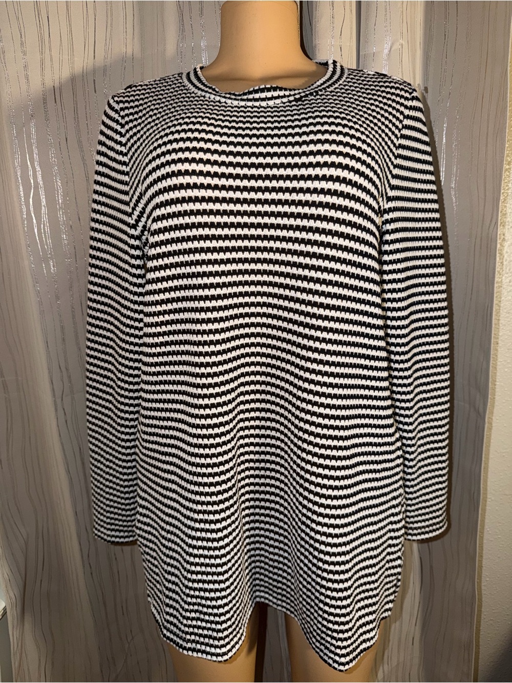 BloomChic Black and White Zigzag Knit Top